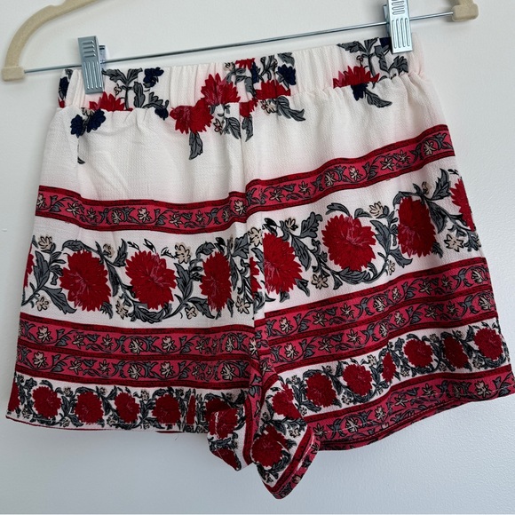 Fashion Nova Two Piece Shorts Set - Picture 6 of 11